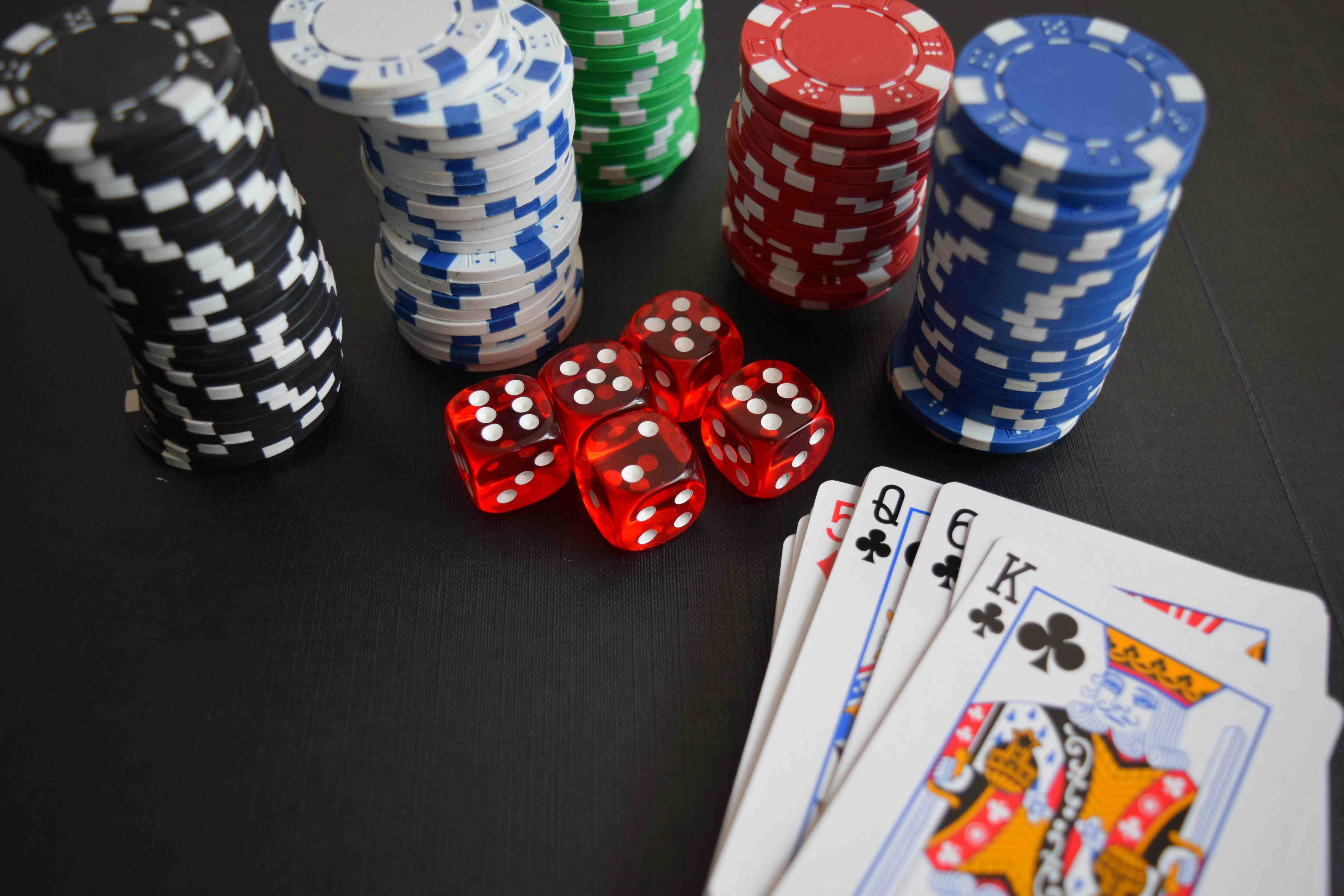 Bàn Baccarat và Roulette trong Live Casino tại 69vnv